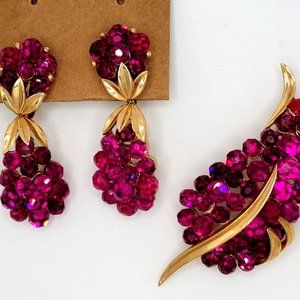 Vtg 60s Crown Trifari Briolette Pink Rhinestone Cluster Brooch & Earrings Set